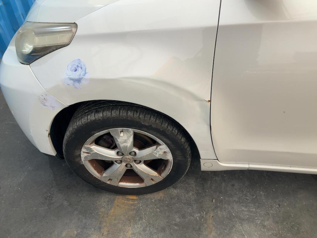 Photo '8' of Toyota IST