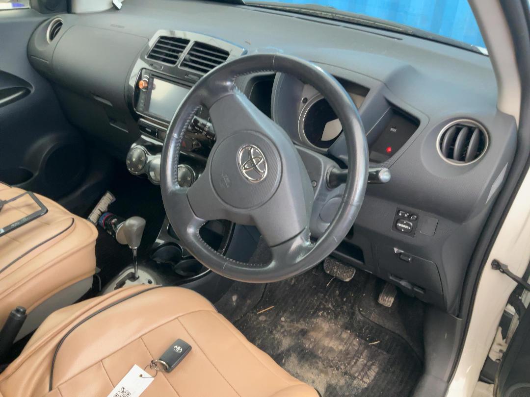 Photo '21' of Toyota IST