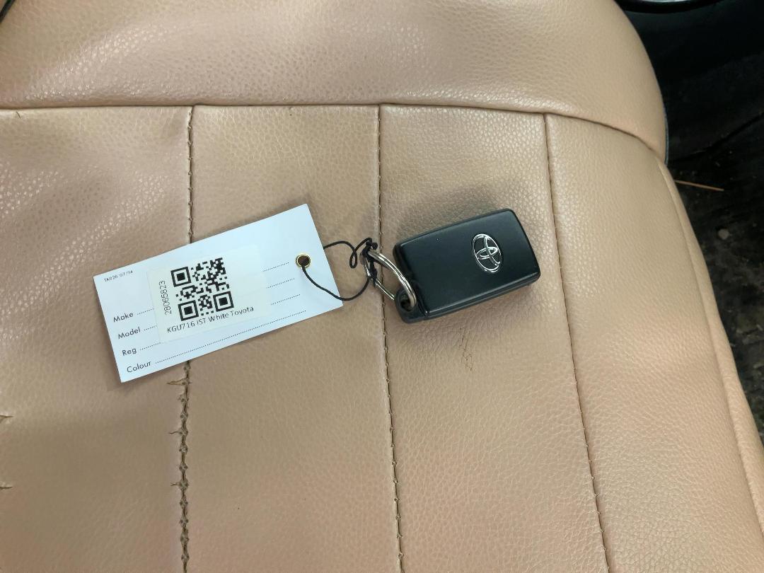 Photo '22' of Toyota IST