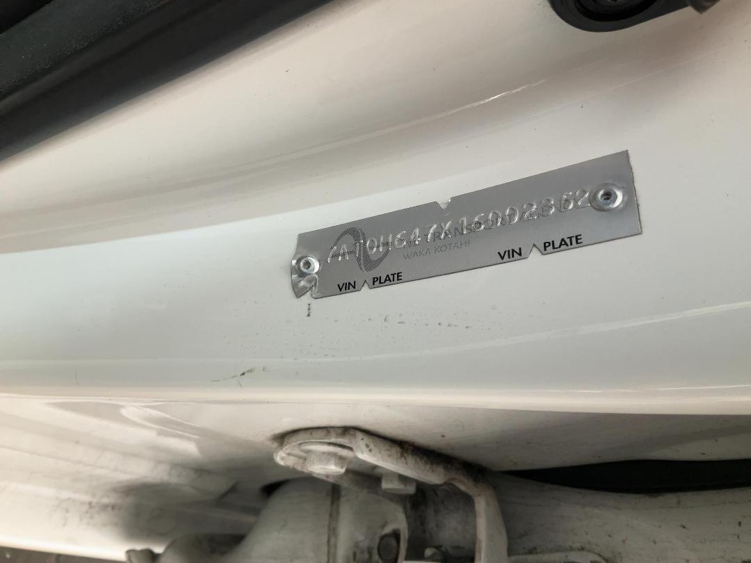 Photo '28' of Toyota IST