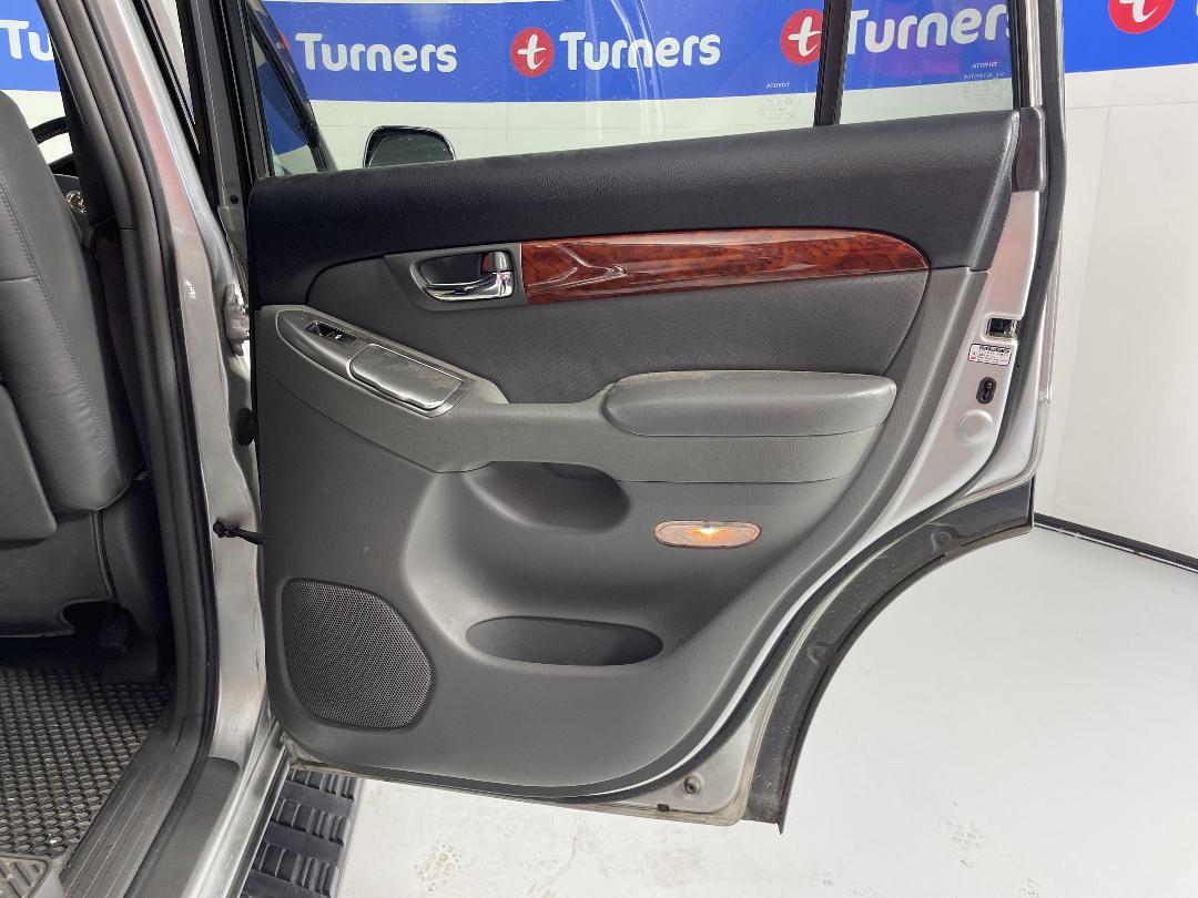 Photo '19' of Toyota Landcruiser Prado