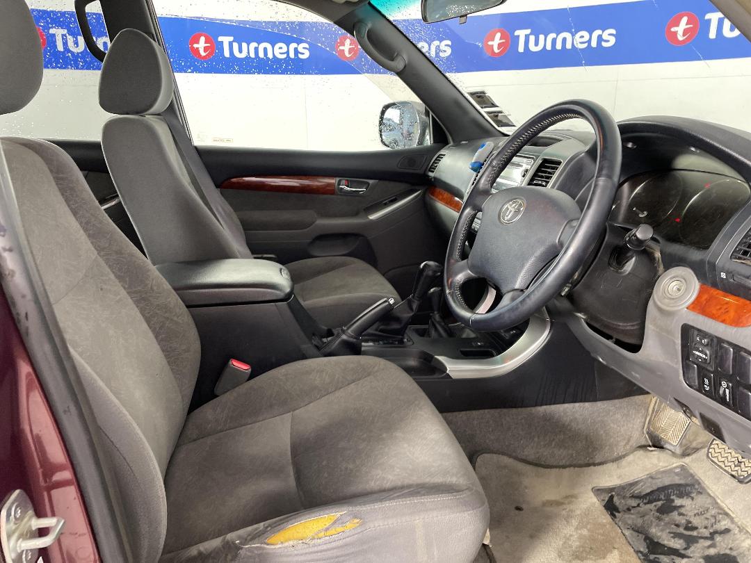 Photo '16' of Toyota Landcruiser Prado Photo '16' of Toyota Landcruiser Prado