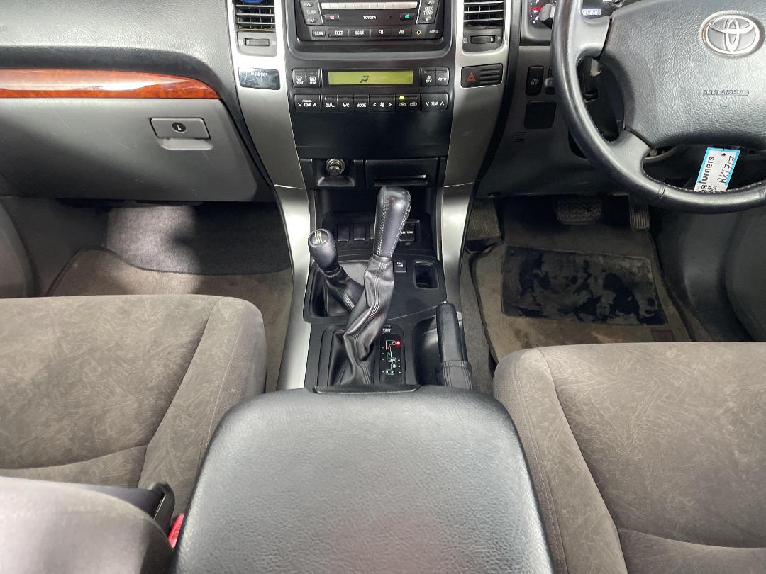 Photo '18' of Toyota Landcruiser Prado Photo '18' of Toyota Landcruiser Prado