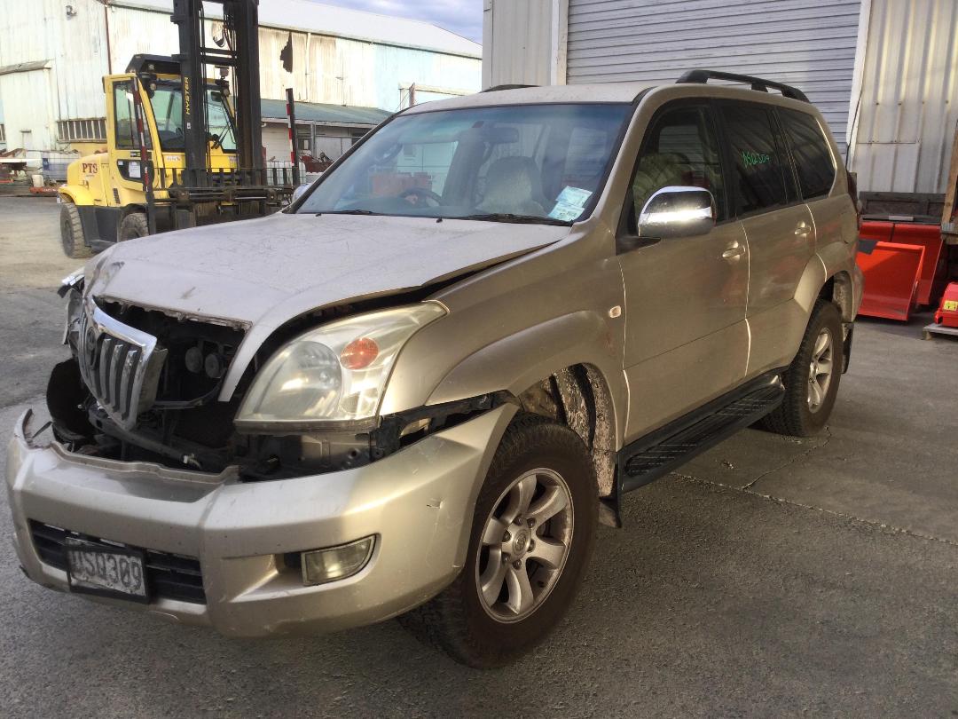 Photo '3' of Toyota Landcruiser Prado T VX