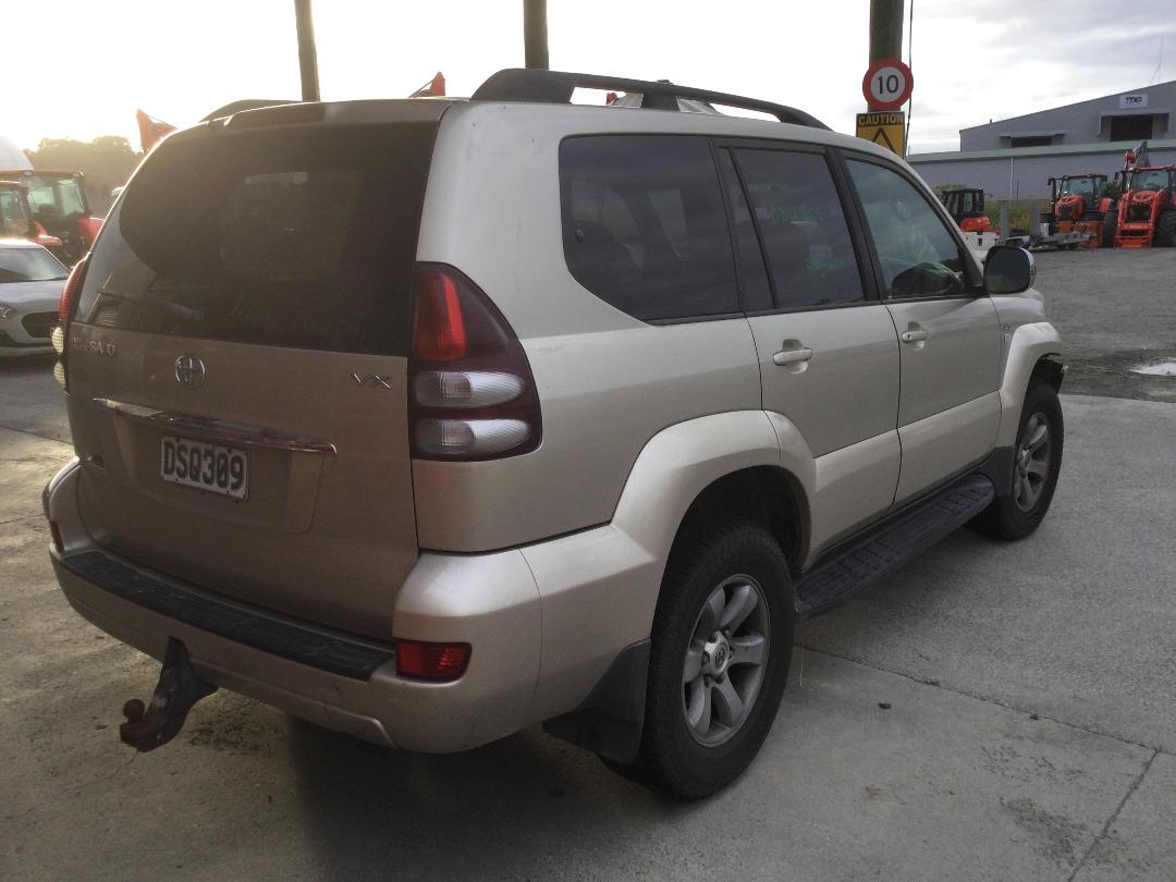 Photo '7' of Toyota Landcruiser Prado T VX