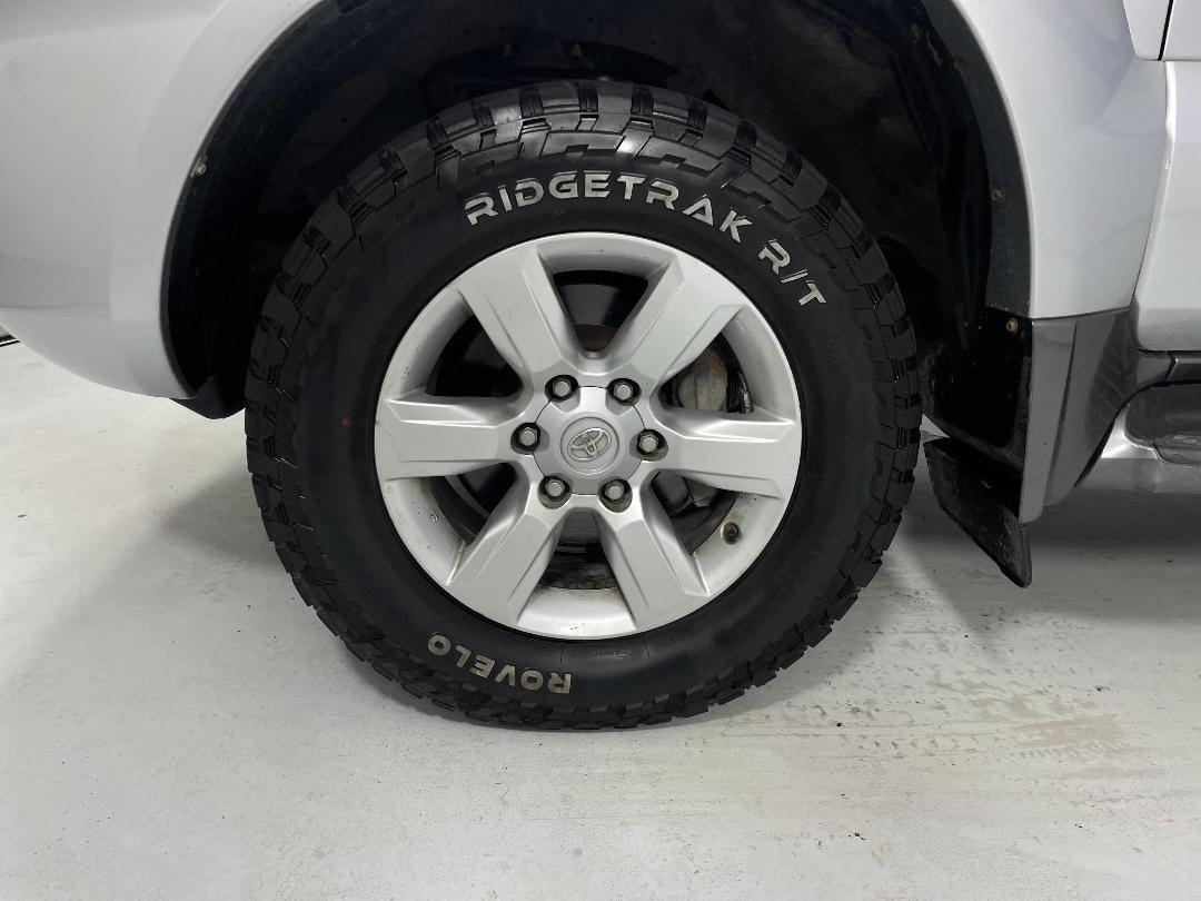 Photo '10' of Toyota Landcruiser Prado
