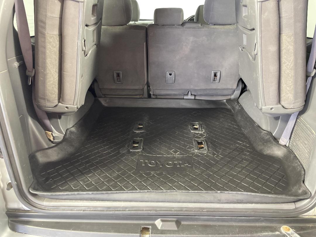 Photo '14' of Toyota Landcruiser Prado