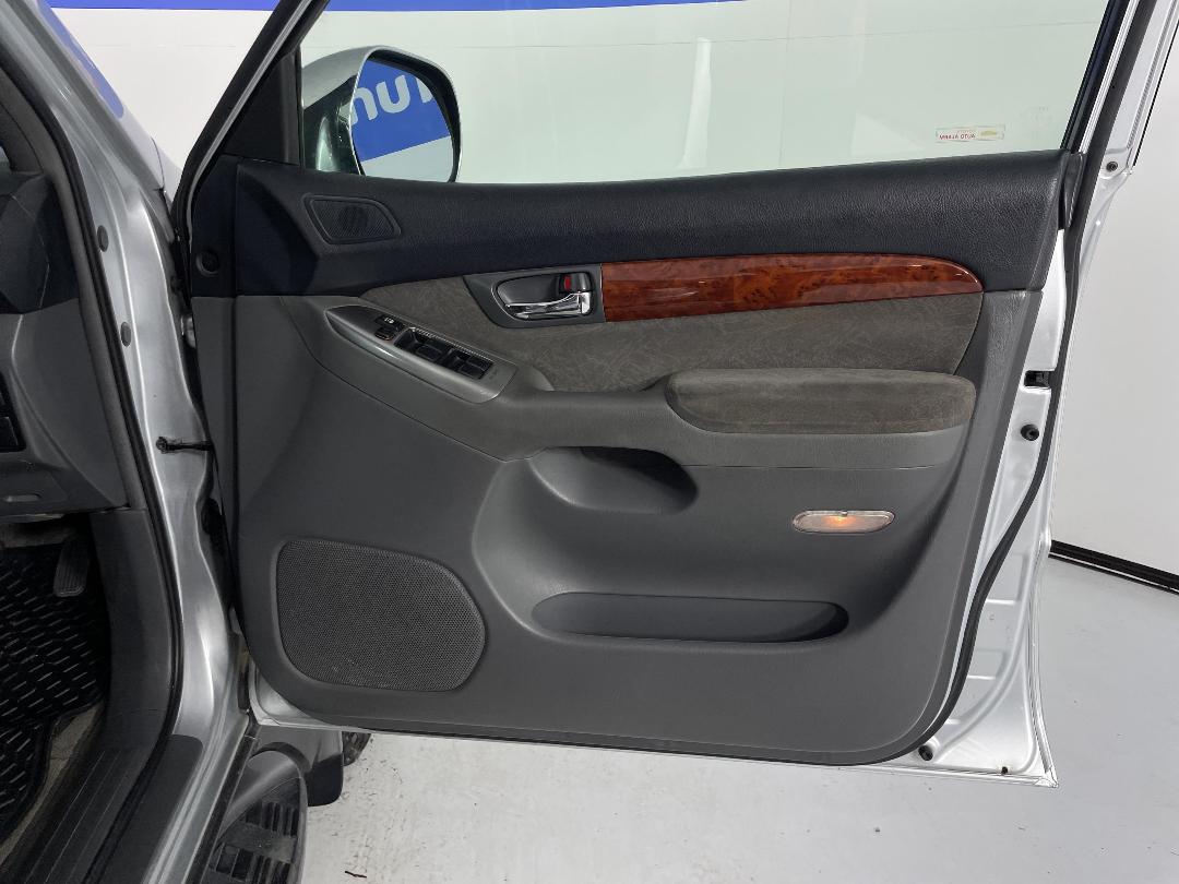 Photo '15' of Toyota Landcruiser Prado