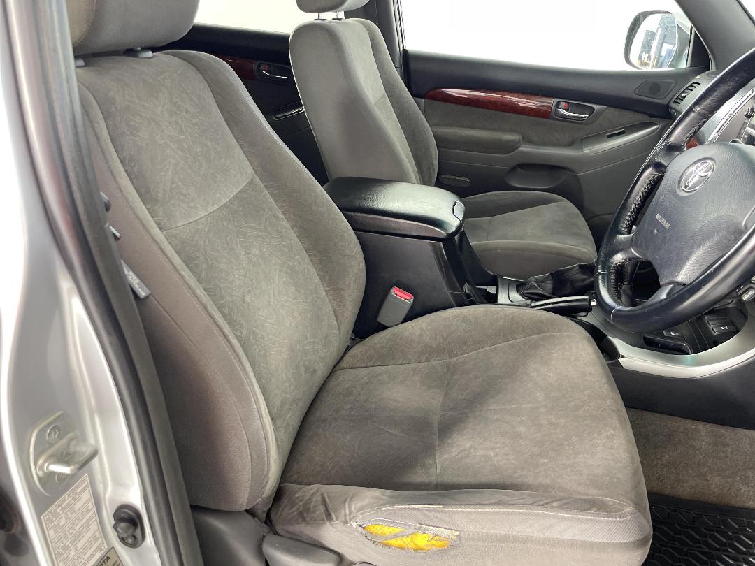 Photo '16' of Toyota Landcruiser Prado