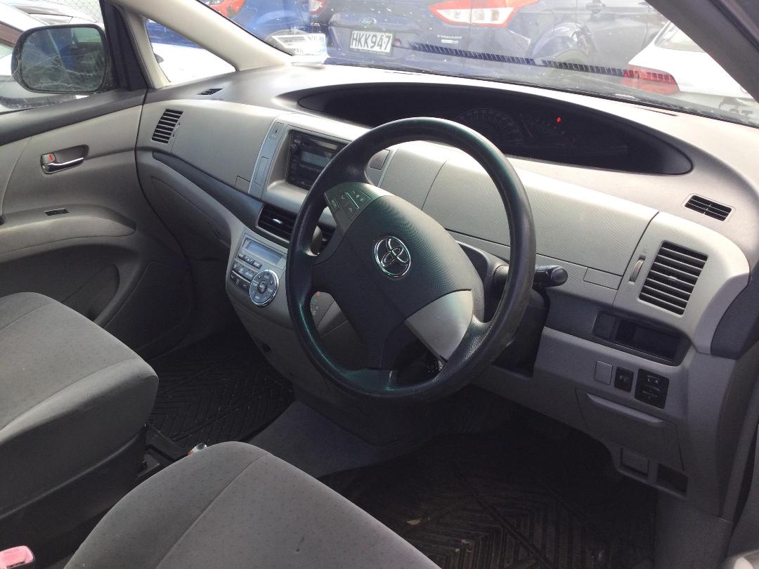 Photo '6' of Toyota Previa