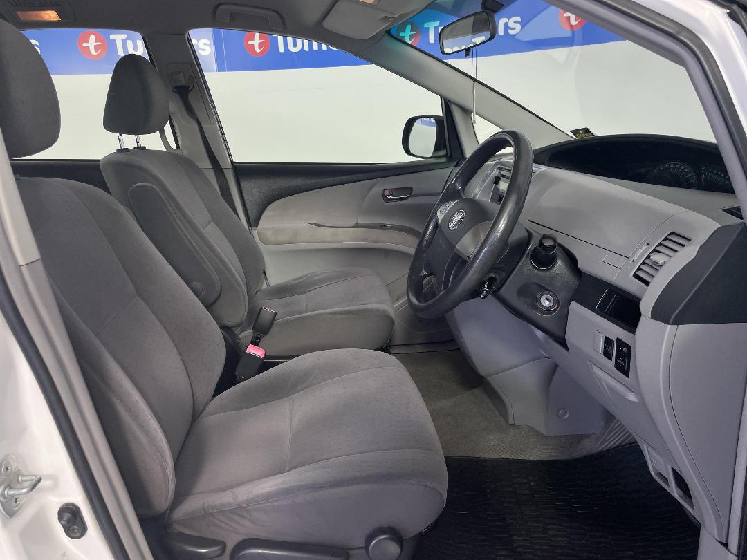 Photo '16' of Toyota Previa