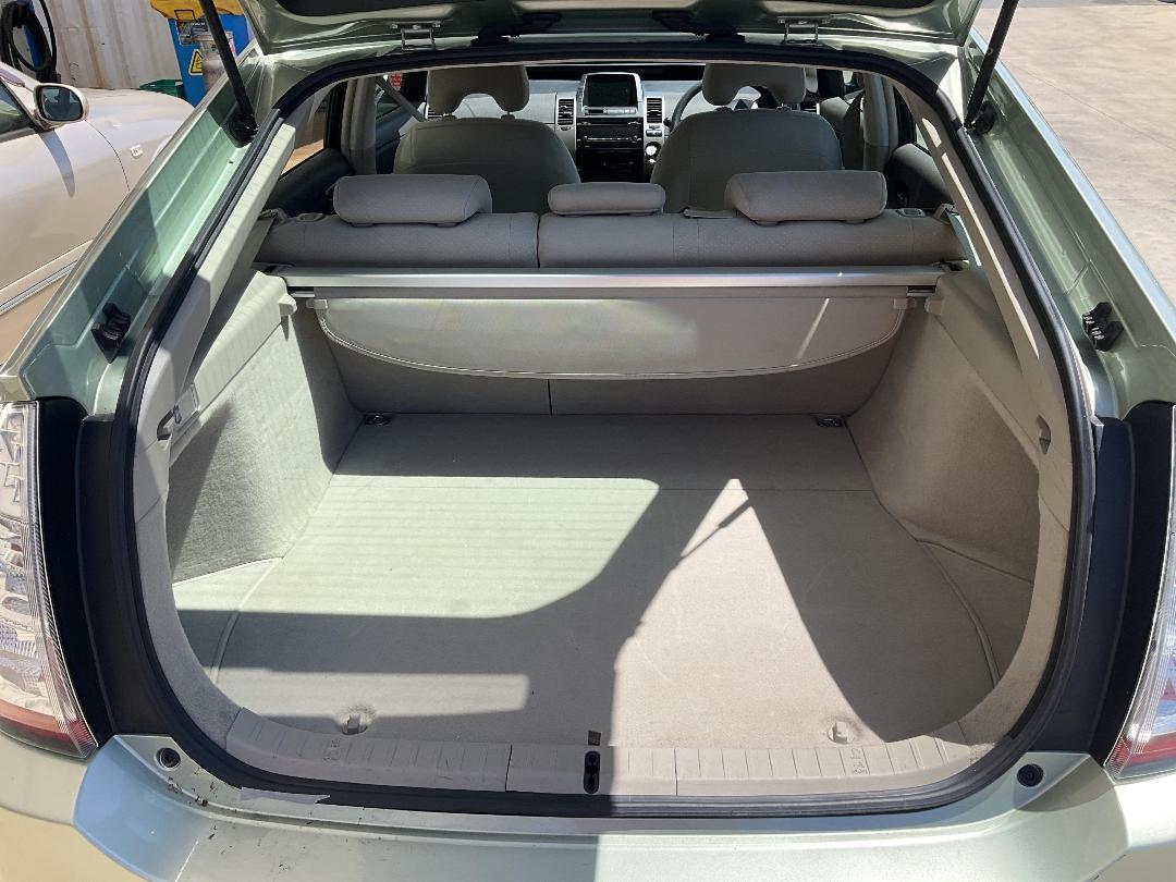 Photo '11' of Toyota Prius H5 E Photo '11' of Toyota Prius H5 E