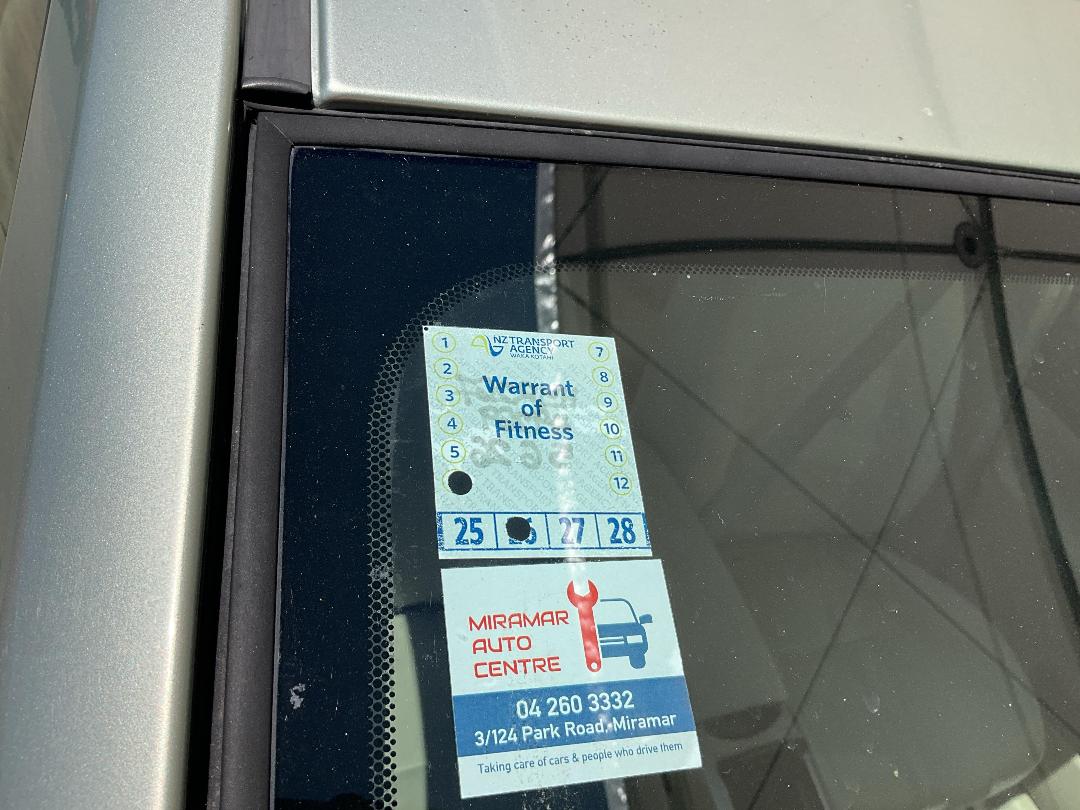 Photo '12' of Toyota Prius H5 E Photo '12' of Toyota Prius H5 E