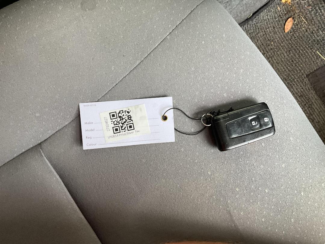 Photo '18' of Toyota Prius Hybrid