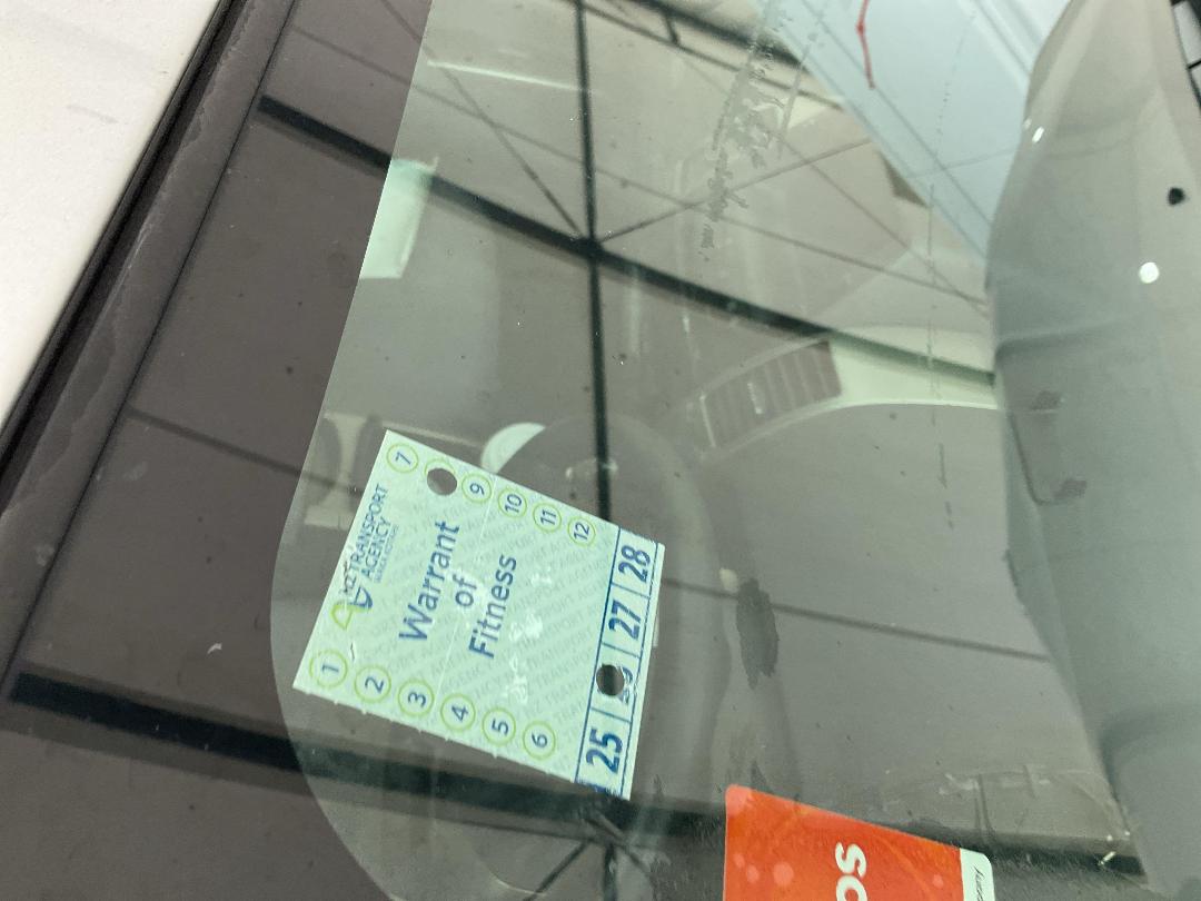 Photo '23' of Toyota Prius Hybrid