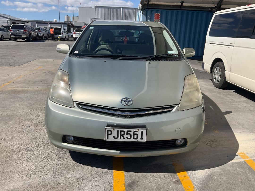 Photo '2' of Toyota Prius Hybrid Photo '2' of Toyota Prius Hybrid