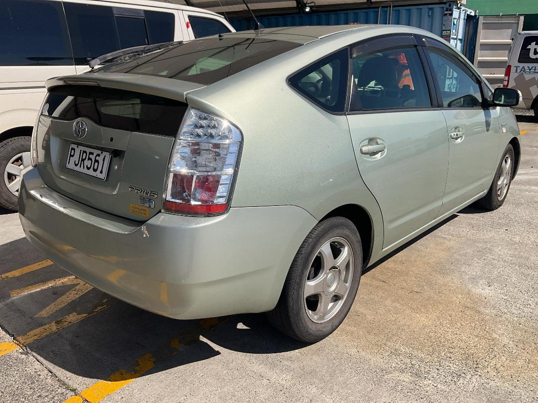 Photo '8' of Toyota Prius Hybrid Photo '8' of Toyota Prius Hybrid