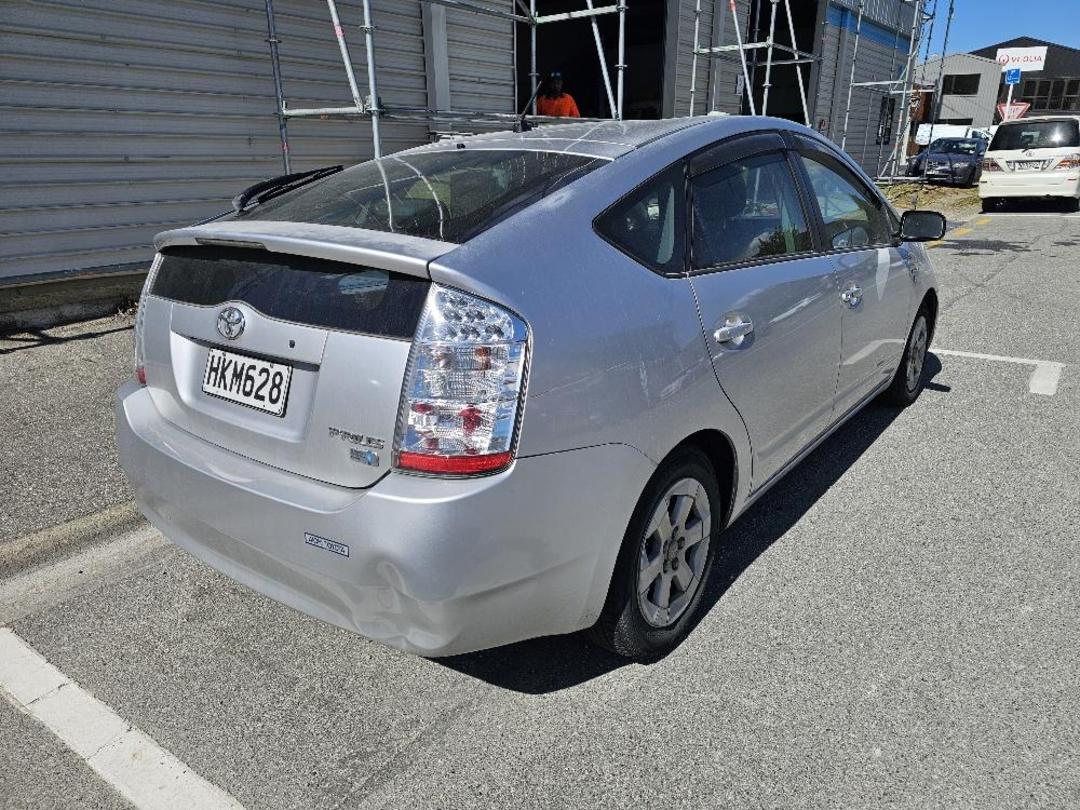 Photo '4' of Toyota Prius 1.5L Hybrid