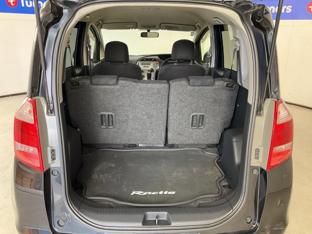 Photo '14' of Toyota Ractis