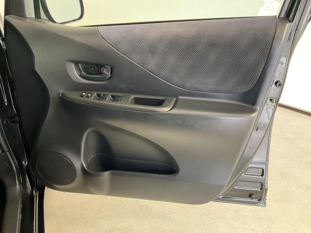 Photo '15' of Toyota Ractis