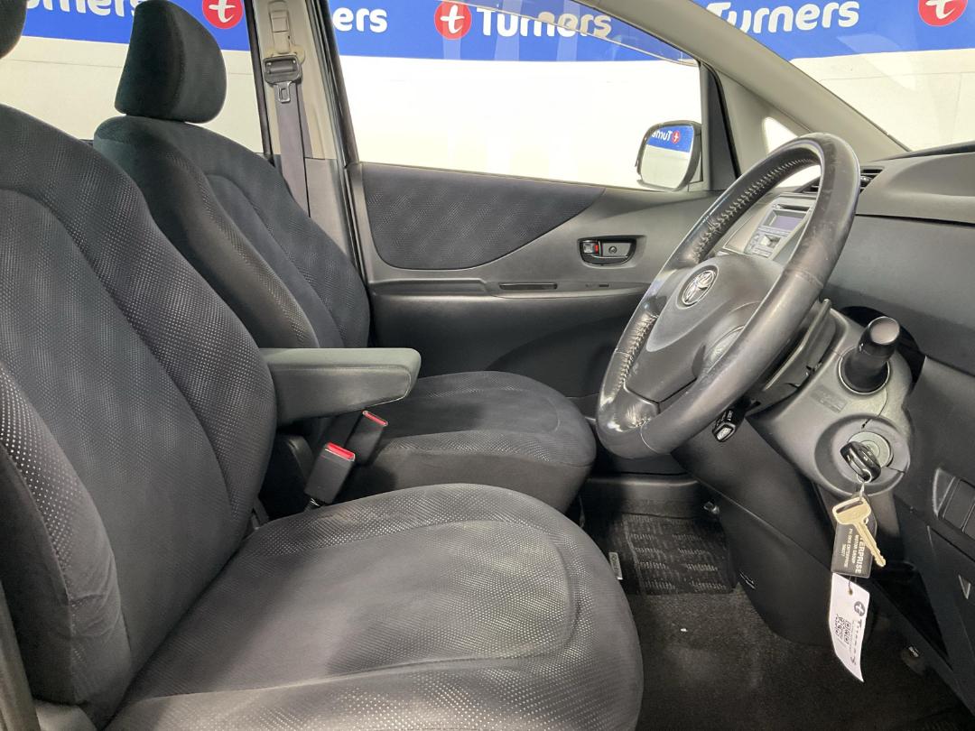 Photo '16' of Toyota Ractis