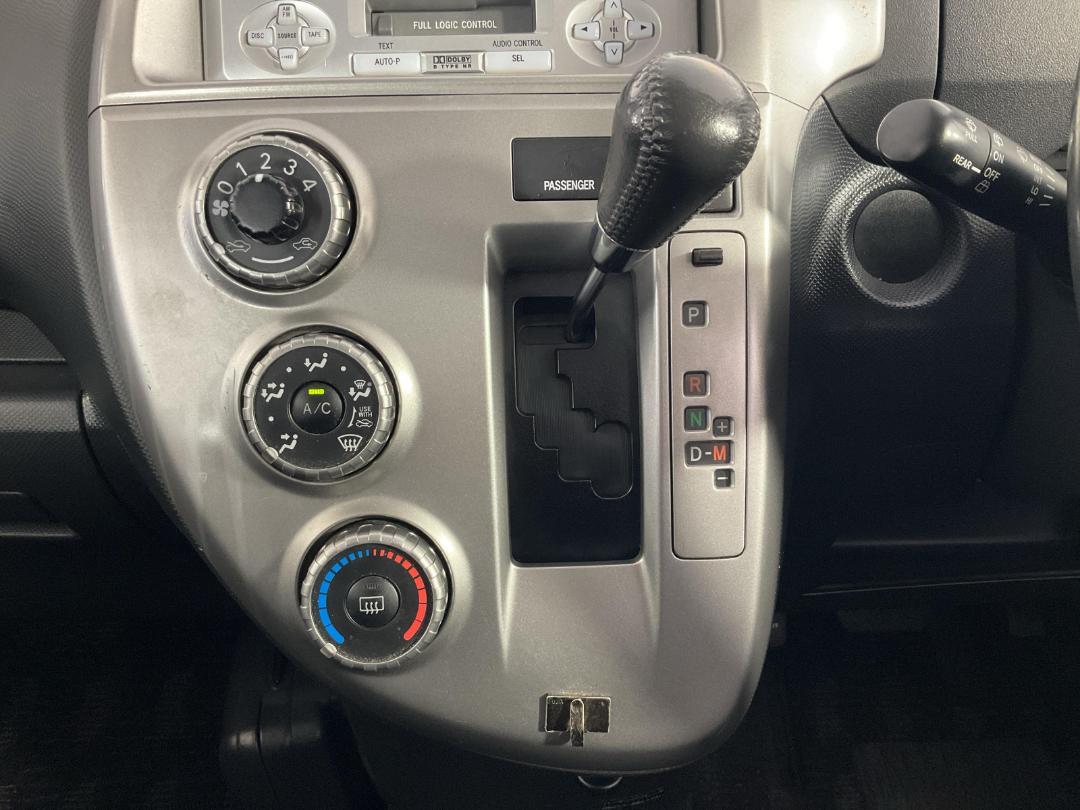 Photo '18' of Toyota Ractis