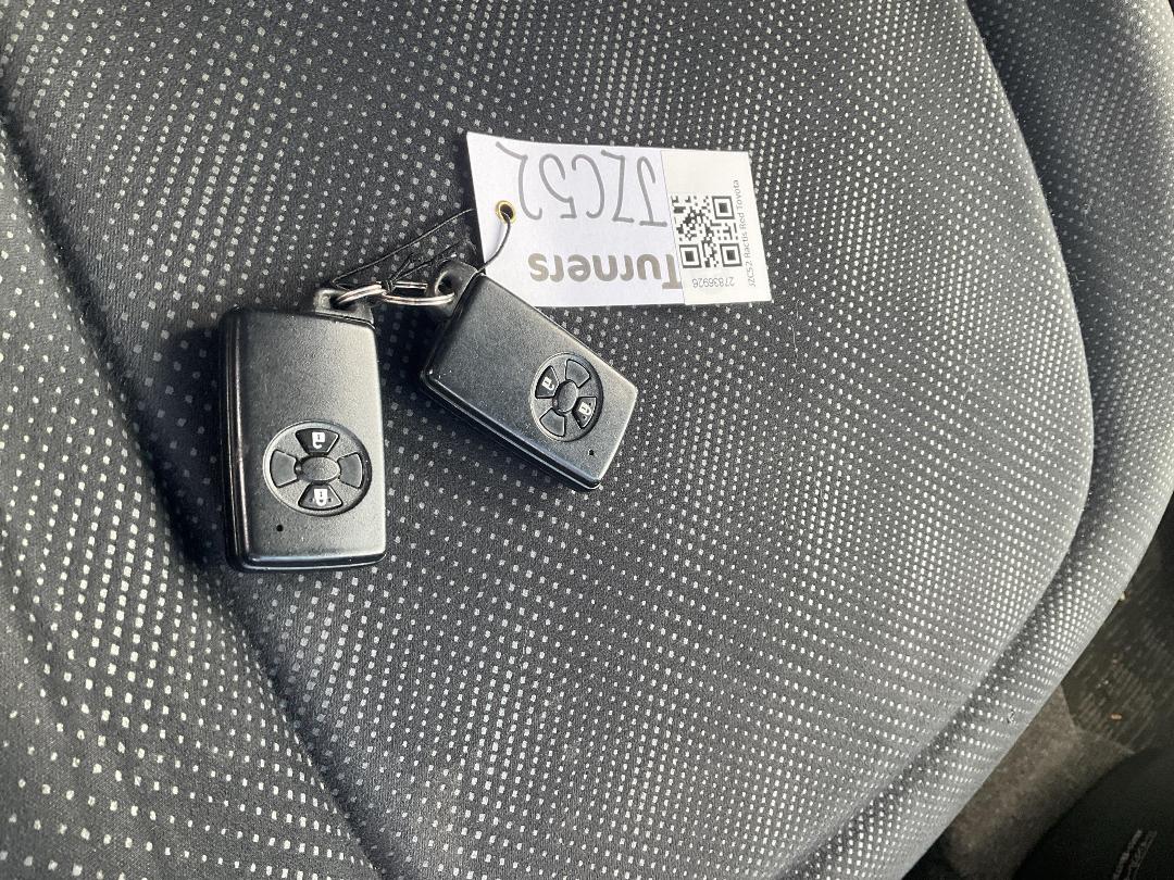 Photo '3' of Toyota Ractis Photo '3' of Toyota Ractis