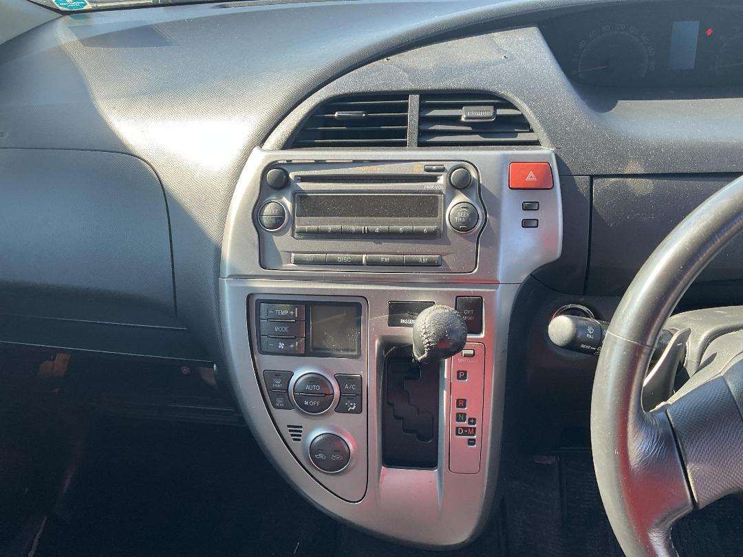 Photo '12' of Toyota Ractis