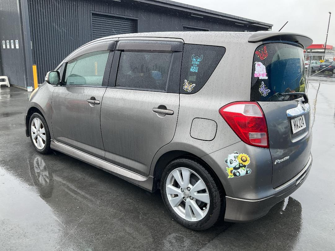 Photo '3' of Toyota Ractis Photo '3' of Toyota Ractis