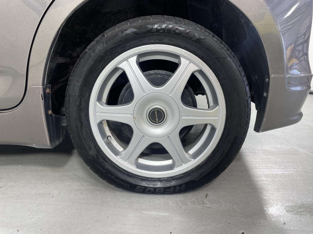 Photo '11' of Toyota Ractis