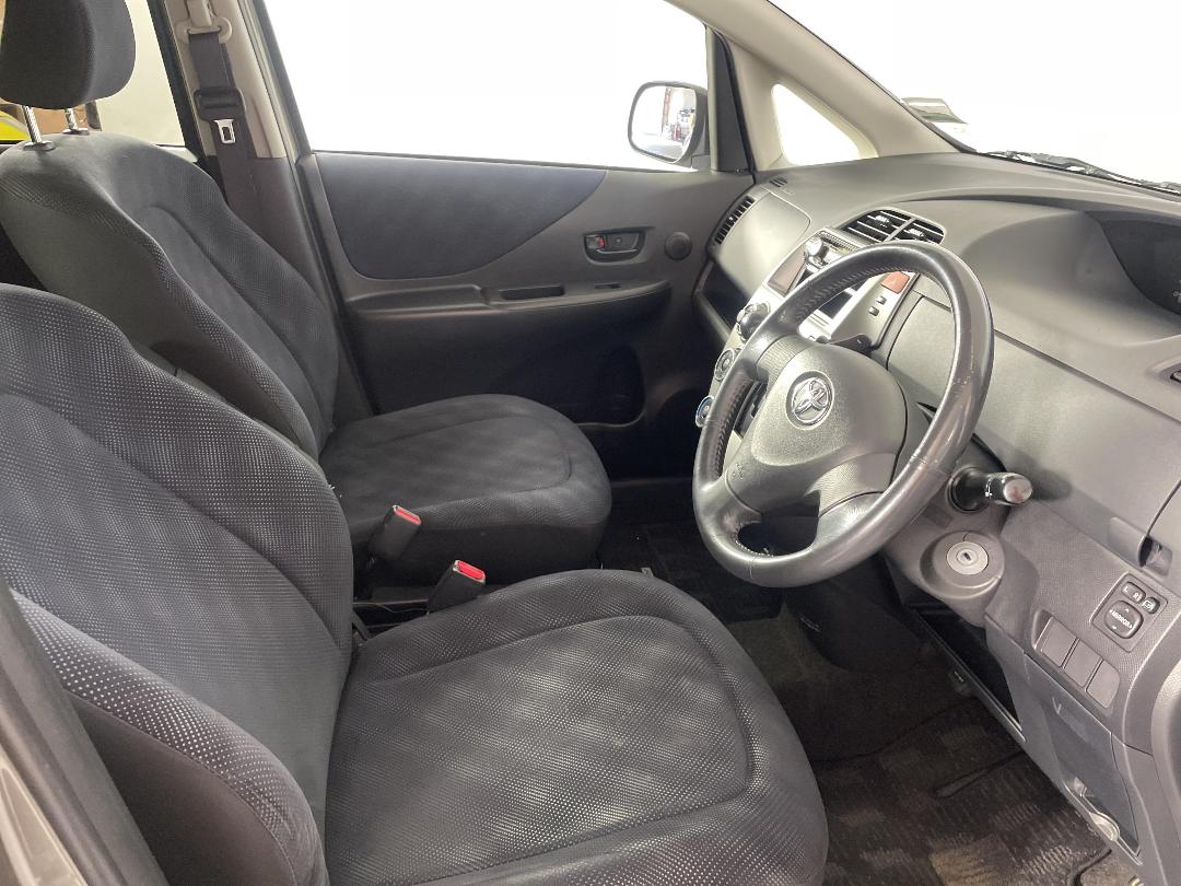 Photo '16' of Toyota Ractis