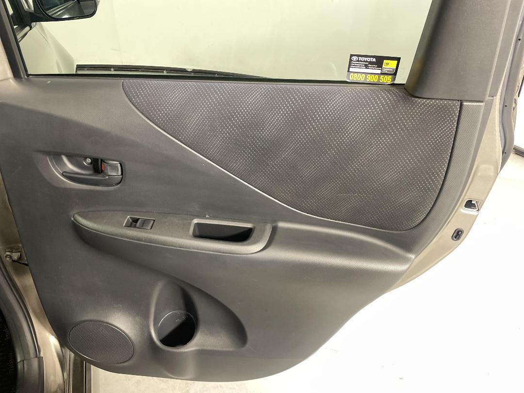 Photo '19' of Toyota Ractis