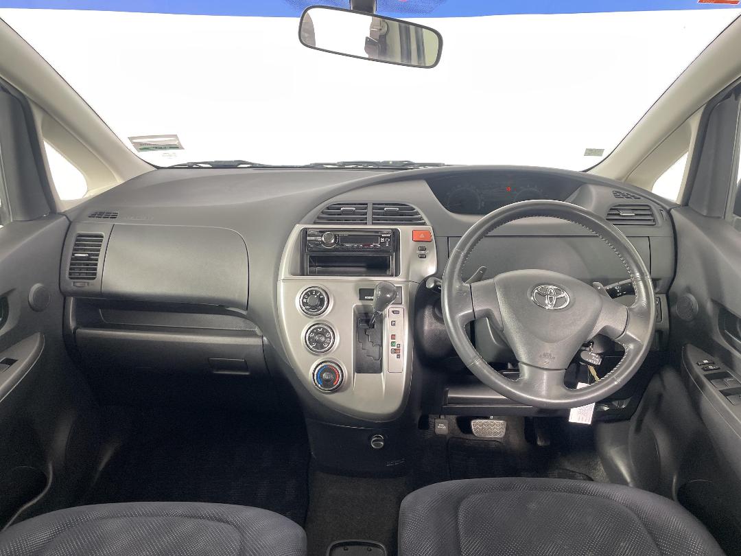 Photo '17' of Toyota Ractis