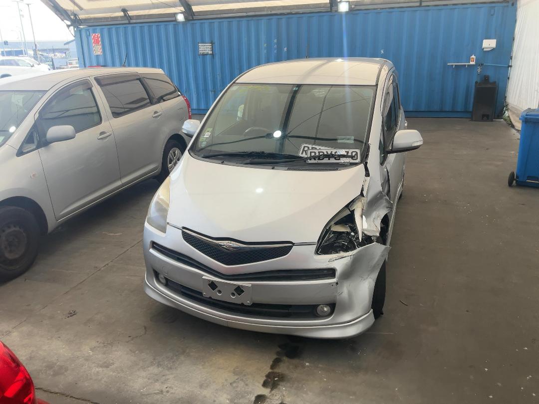 Photo '5' of Toyota Ractis