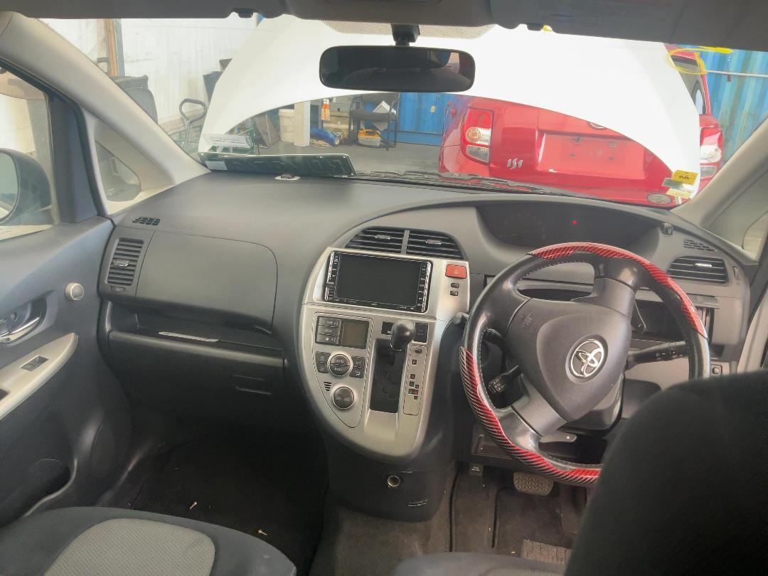 Photo '23' of Toyota Ractis