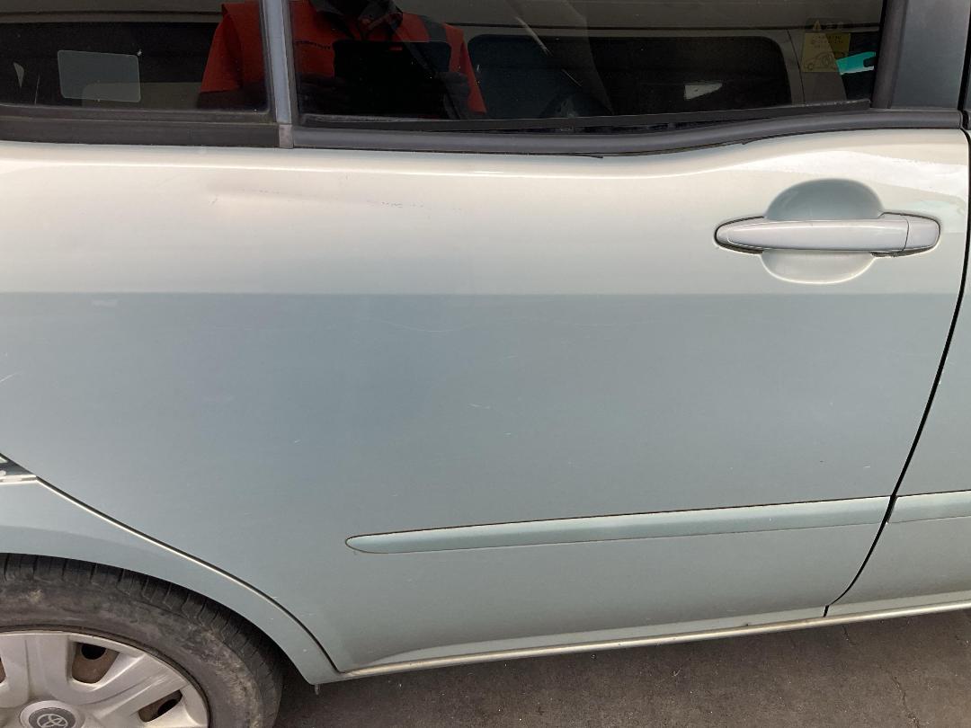 Photo '21' of Toyota Raum Photo '21' of Toyota Raum