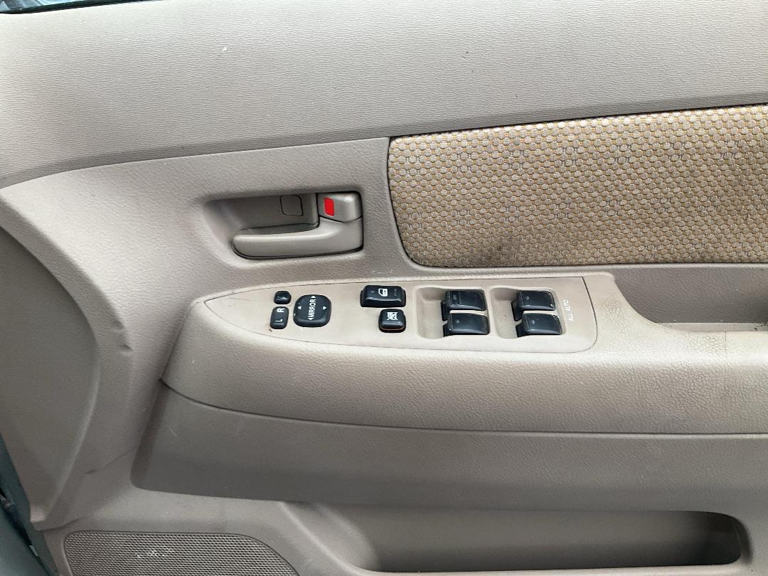 Photo '25' of Toyota Raum Photo '25' of Toyota Raum