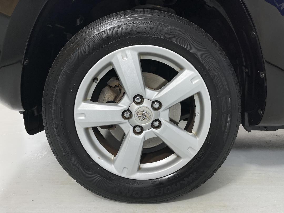 Photo '10' of Toyota Rav4 Photo '10' of Toyota Rav4