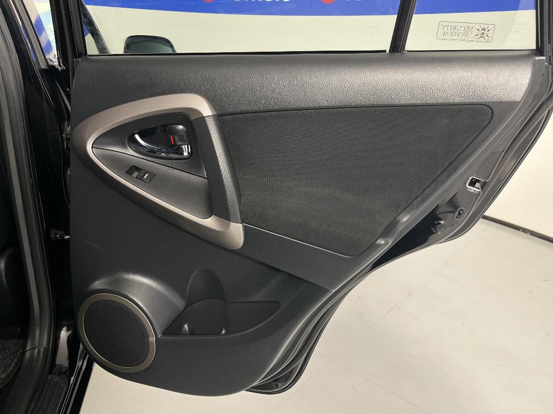 Photo '19' of Toyota Rav4 Photo '19' of Toyota Rav4