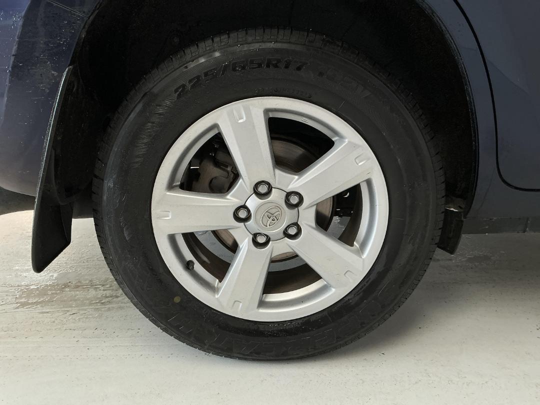 Photo '12' of Toyota Rav4