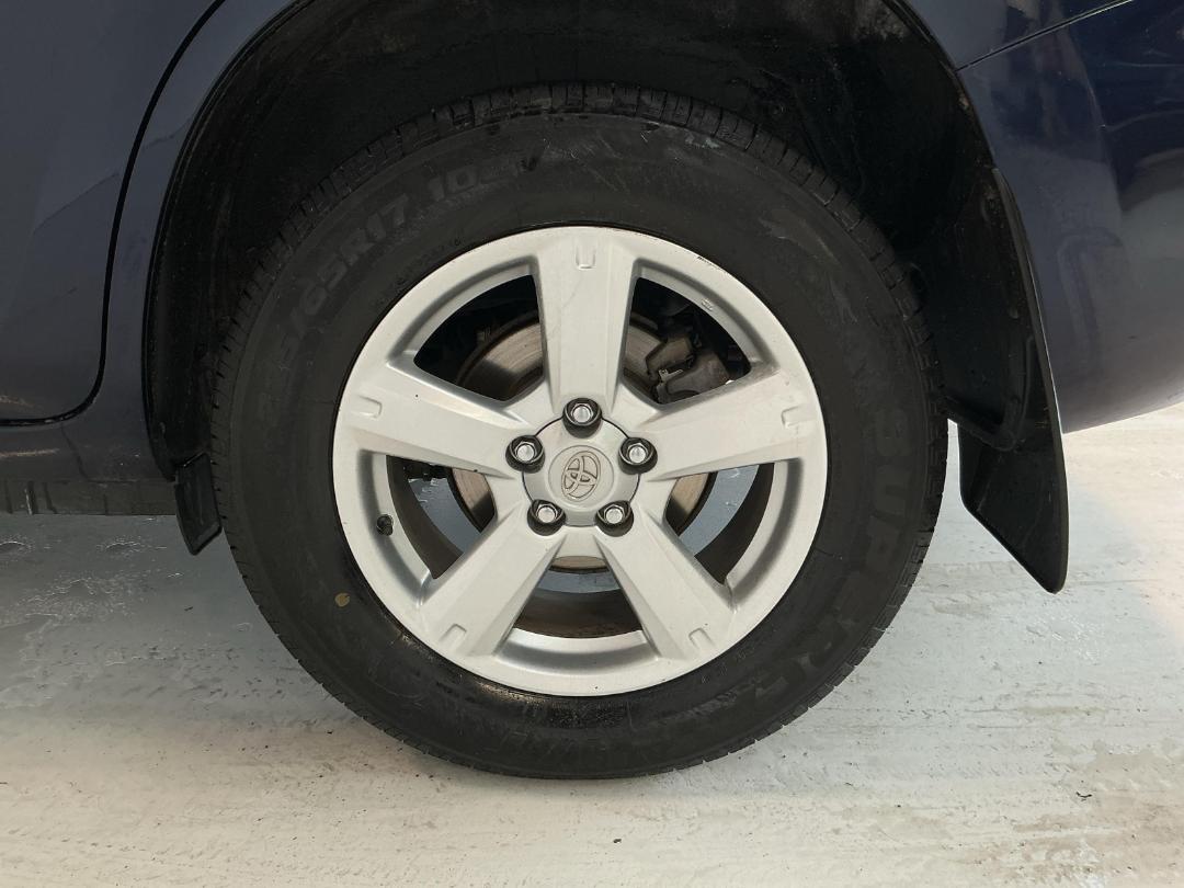 Photo '11' of Toyota Rav4