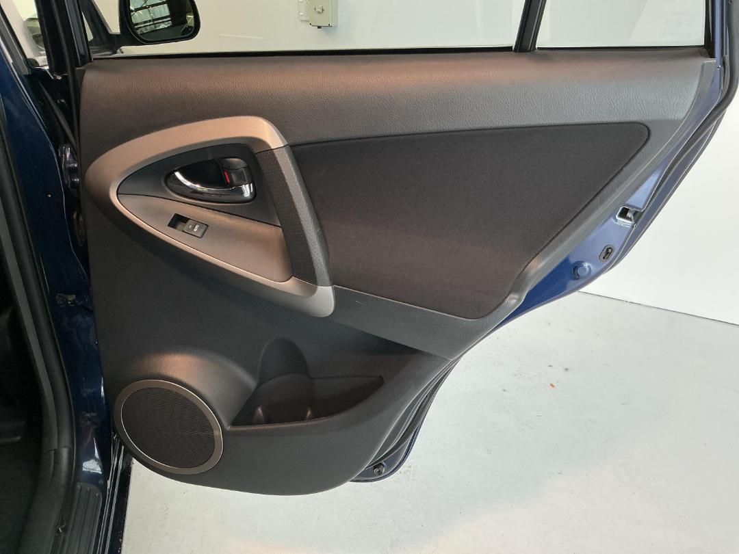 Photo '19' of Toyota Rav4