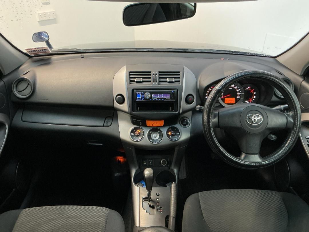 Photo '17' of Toyota Rav4