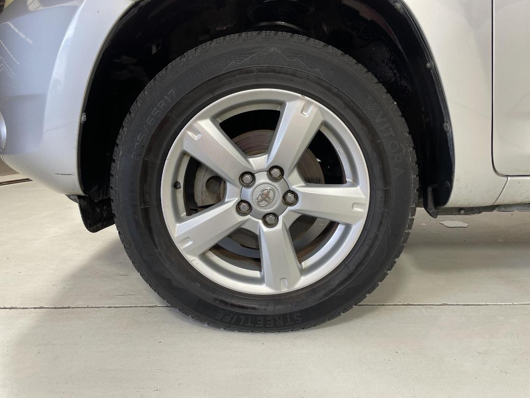 Photo '10' of Toyota Rav4 Photo '10' of Toyota Rav4