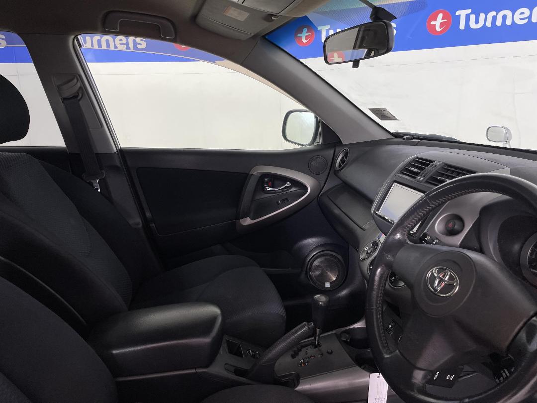 Photo '16' of Toyota Rav4 Photo '16' of Toyota Rav4