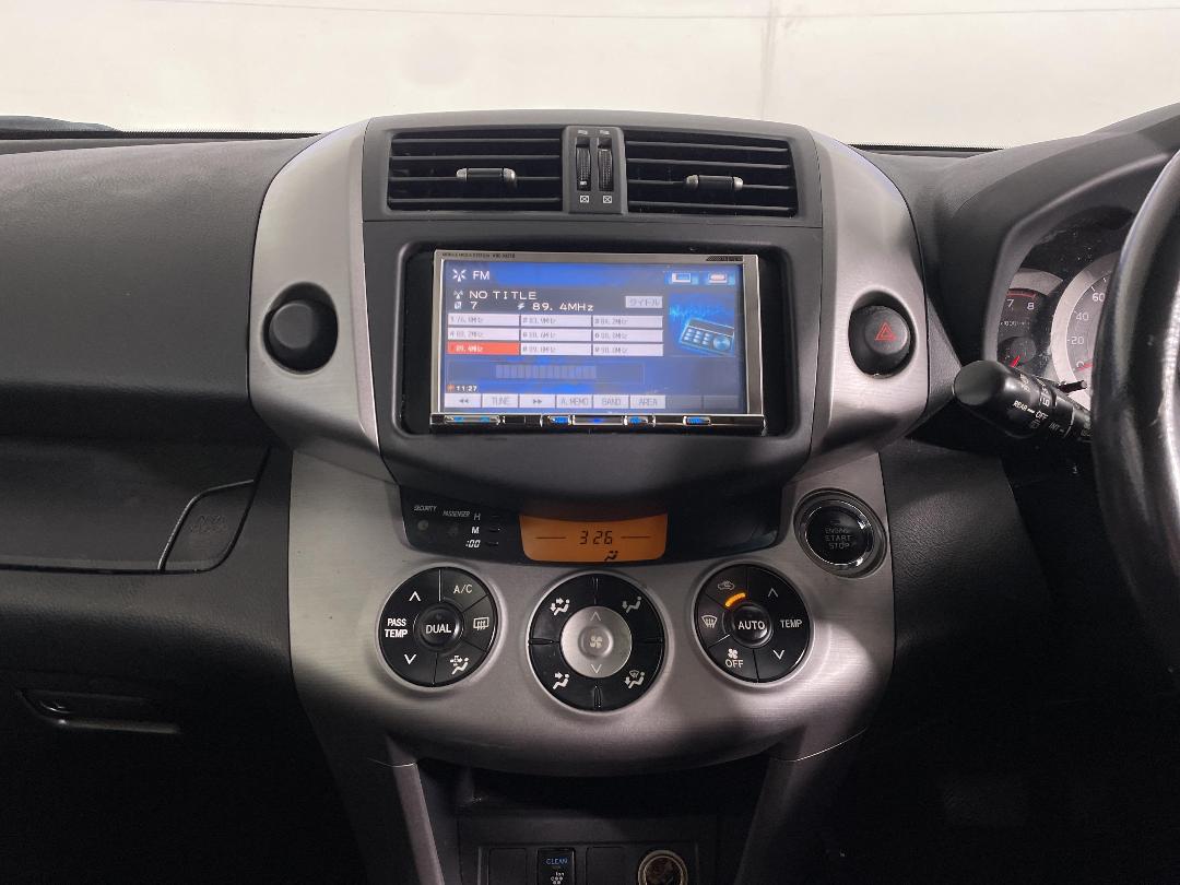 Photo '18' of Toyota Rav4 Photo '18' of Toyota Rav4