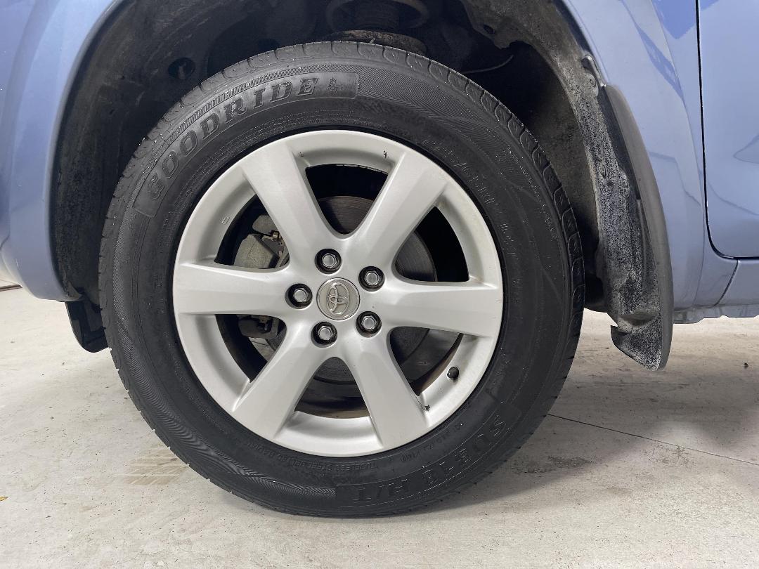 Photo '10' of Toyota Rav4