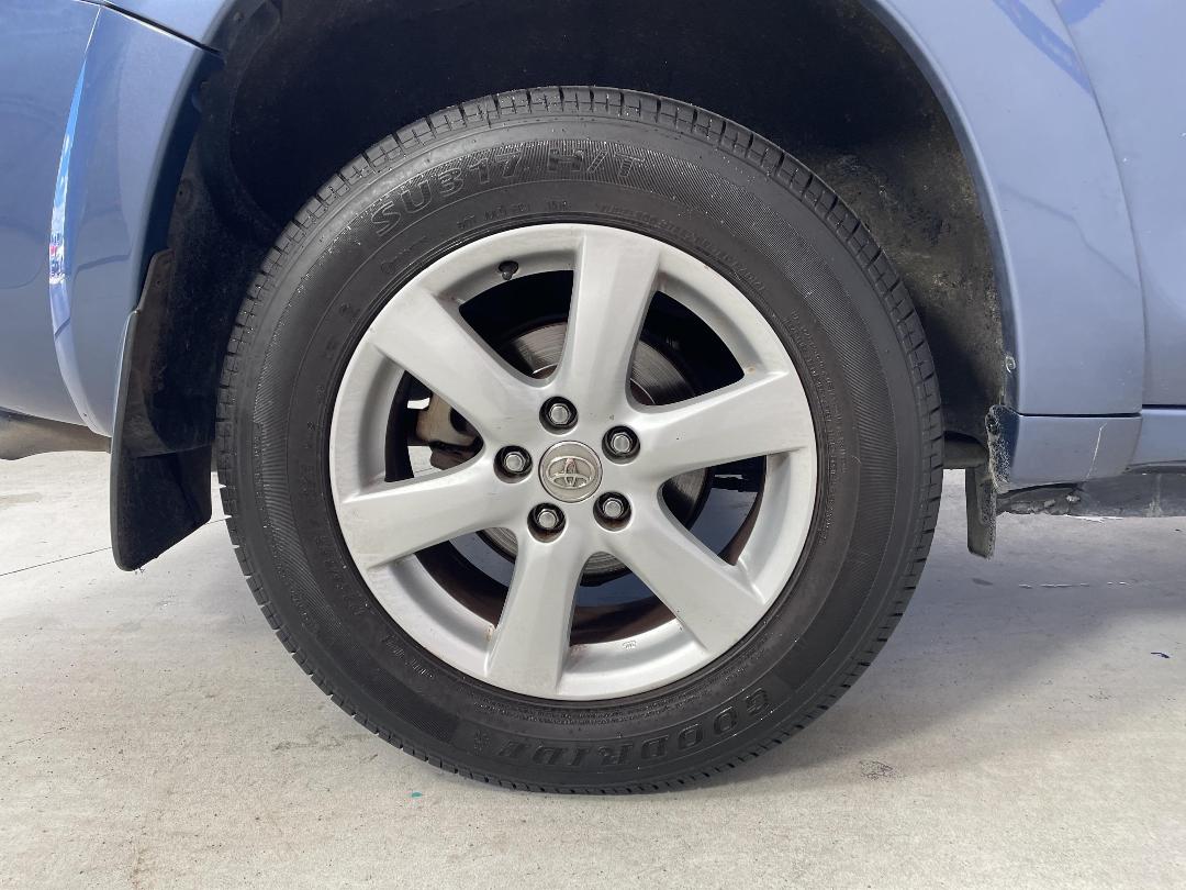 Photo '12' of Toyota Rav4