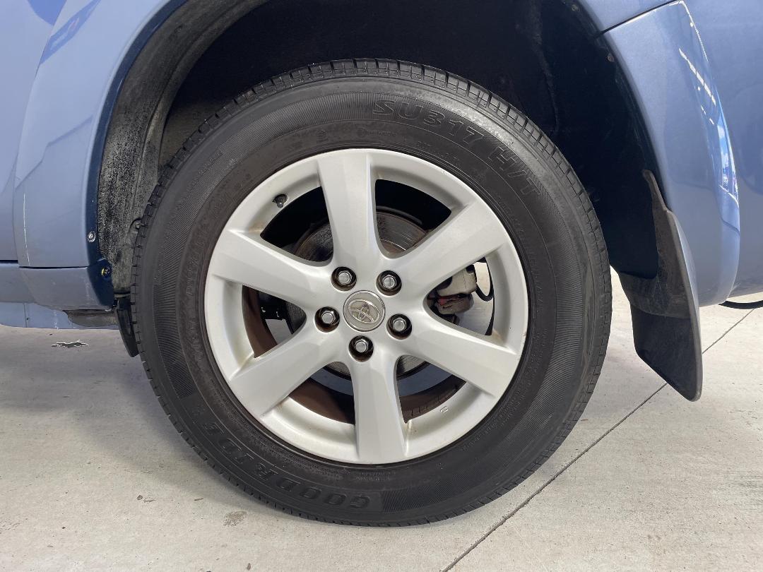 Photo '11' of Toyota Rav4