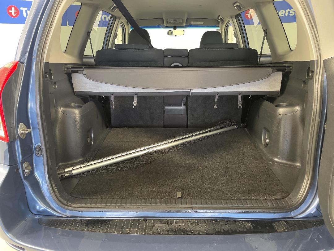 Photo '14' of Toyota Rav4